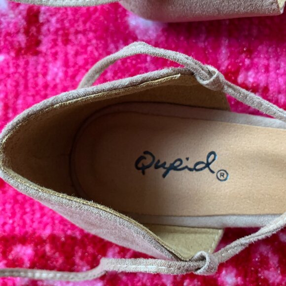 Qupid Faux Suede Light Taupe Lace-Up Flats - size 8.5 - Picture 3 of 4